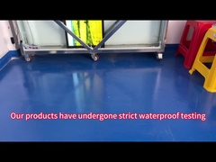 32インチ超薄型 屋外 2500ニット 垂直画面 壁に装着された防水モニター