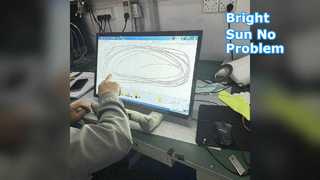 1500nits 工業用タッチスクリーン: どこでも鮮明に表示