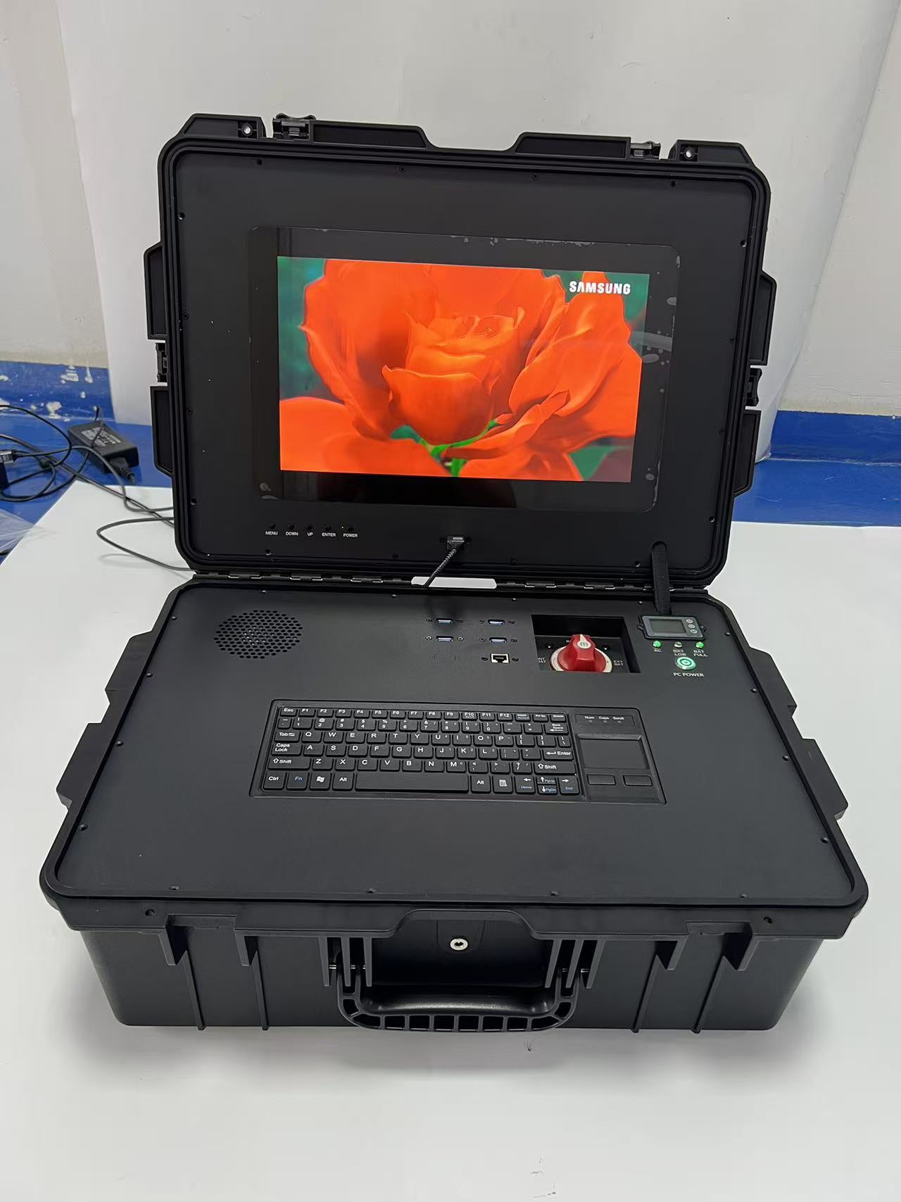 最新の企業ブログについて New Product 15.6 Inch Rugged Portable Android All-in-One Workstation